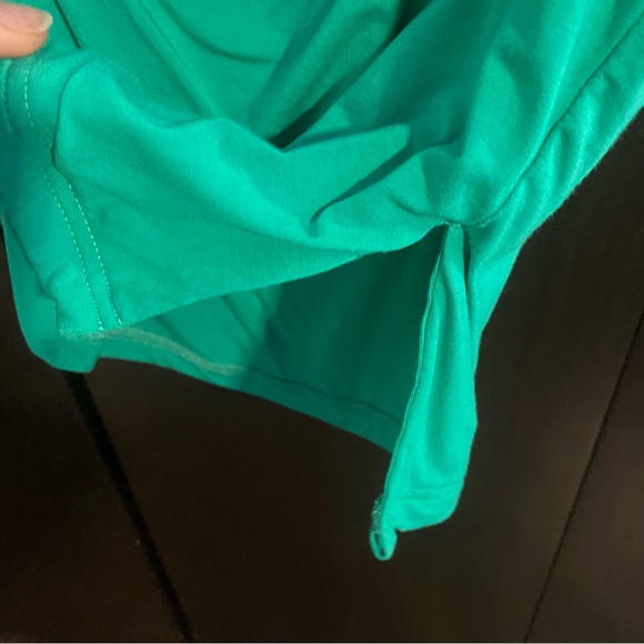 Green tank top - Picture 4 of 4